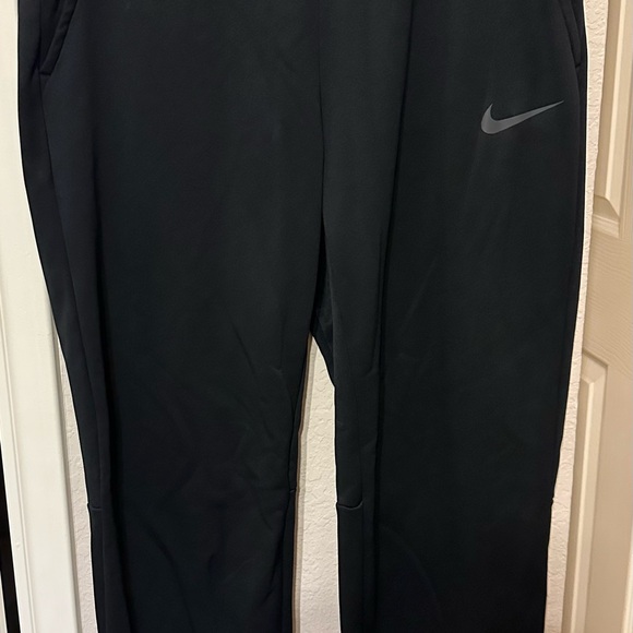Men’s Nike Black Thermafit for Athletic and Casual Wear Size Large - Picture 1 of 3